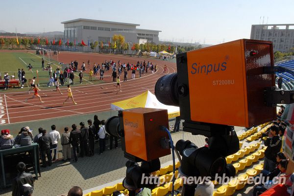 體育賽場上的科技產物——激光測距儀